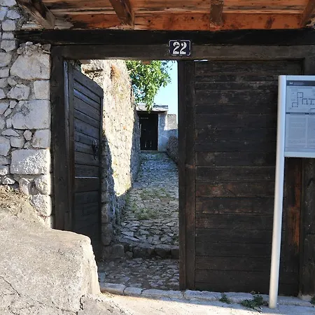 Hostel National Monument Mehmedbasica Kuca *